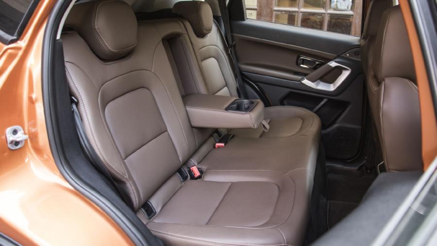 Интерьер Tata Harrier 2018 года  (фото 42 из 60)